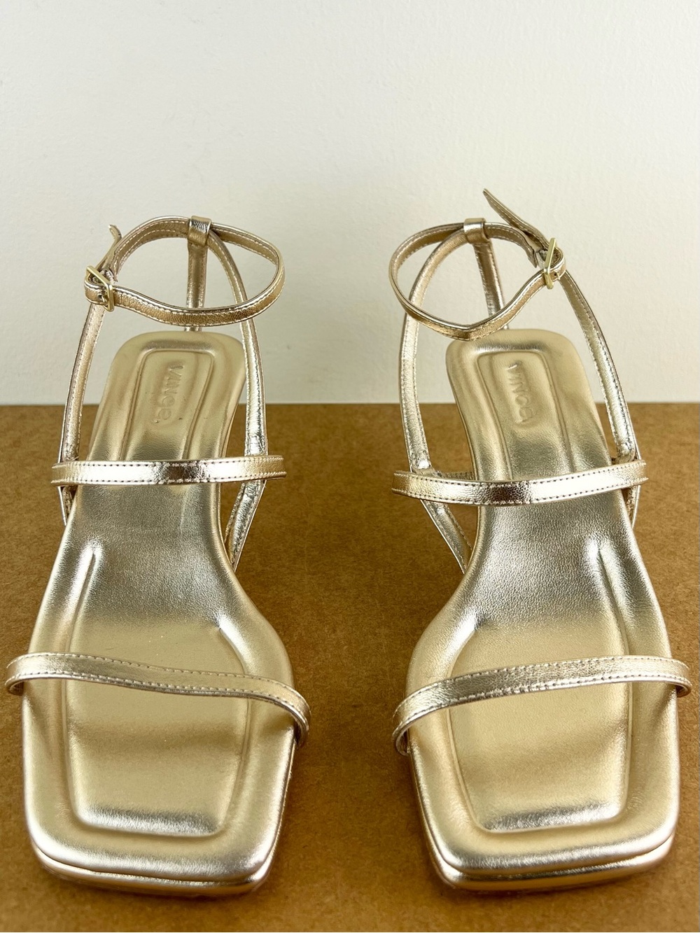 NEW VINCE GOLD LEATHER KITTEN HEEL SANDALS - Picture 9 of 12